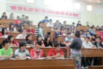 Kéo dài tuổi làm việc cho giáo sư, tiến sĩ: ai về, ai ở?