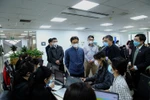 Phó Thủ tướng Vũ Đức Đam kêu gọi người dân từ vùng dịch khai báo y tế