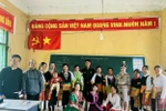 Lớp học xóa mù nơi biên giới Pá Khoang