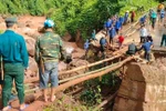 Nậm Pồ hoàn thành sớm cây cầu tạm để thầy cô và học sinh đến trường