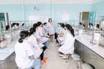 Học phí hay thu nhập là lý do khiến nhiều thí sinh không mặn mà với ngành Y?
