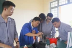 Hậu sáp nhập, có trường nghề tốn vài năm để chuyển đổi chủ sở hữu