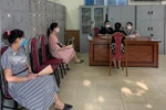 Bỏ sổ hộ khẩu giấy, PH chạy ngược xuôi vẫn không kịp đăng ký tuyển sinh cho con