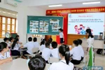 Dạy hoạt động trải nghiệm mà đưa HS đến tỉnh/TP khác thì chủ yếu là đi du lịch