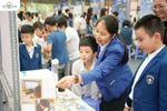 Ấn tượng với dự án ứng dụng AI bảo vệ mắt, robot cứu hộ mini của học sinh