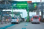 Từ 1/8, ô tô không dán thẻ ETC không được đi qua trạm thu phí cao tốc