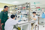 Từ cậu học trò nghèo mê Hóa đến PGS ngành Dược học: "Tôi mãi biết ơn thầy cô"
