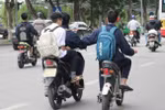 HS trên địa bàn TP Nam Định không được tự đi xe máy điện đến trường