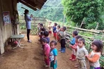 Thêm hỗ trợ cho HS miền núi, GV sẽ bớt cảnh trích lương đóng trước hộ phụ huynh