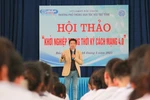 Làm công việc bản thân đam mê, thấy luôn hạnh phúc, ít ai nghèo lắm!