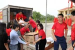 Thầy trò trường Cầu Giấy chia sẻ khó khăn với những người bạn miền Trung