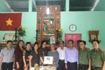 Lãnh sự Danh dự Nam Phi tại TP.HCM trao tặng nhà tình nghĩa tại Bến Tre