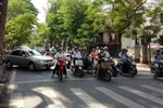 Hạn chế phương tiện cá nhân, dân đi lại bằng gì?