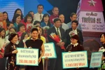 Bà Đỗ Thị Kim Liên ủng hộ các chiến sĩ Hải quân 10 căn nhà tình nghĩa