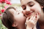 Muốn con trẻ trở thành người tốt, bố mẹ hãy làm người tử tế