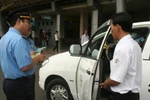 PTT Nguyễn Thiện Nhân yêu cầu nghiên cứu gắn chip với taxi tại sân bay