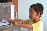 Thực hư về cậu bé 4 tuổi đọc được 3 thứ tiếng