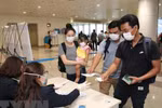 Đi máy bay, tàu hỏa, tàu thủy phải khai báo y tế