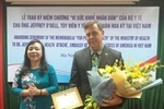 Trao kỷ niệm chương “vì sức khỏe nhân dân” cho Bác sĩ Jeffrey O’Dell