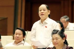 Tham nhũng lớn nhằm "hy sinh đời bố củng cố đời con"