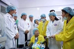 Người phụ nữ bị ung thư sẵn sàng hy sinh mạng sống để cứu con