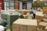 "Xử lý nghiêm minh chiến sỹ tiếp tay cho buôn lậu, buôn hàng giả"