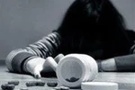 Pháp: Yêu cầu HS viết bài luận về… tự tử, giáo viên bị đình chỉ dạy