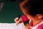 Luyện chữ đẹp, nhiều trẻ nhập viện