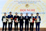 Sở Giáo dục và Đào tạo Hà Nội trao quyết định về công tác cán bộ