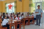 "Hơn 30 năm làm công tác Đội, tôi tự hào khi là thầy giáo đeo khăn quàng đỏ"