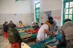 7 học sinh tiểu học ở Nghệ An nhập viện sau khi ăn sáng