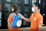 Xót xa 'chiến binh áo trắng' ngất vì nắng nóng, sinh viên thiết kế áo làm mát 