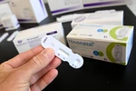 Cách làm test nhanh kháng nguyên Covid để tích hợp vào chứng nhận y tế ở Pháp