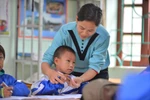 Cô Khuyên cả tuổi trẻ gắn bó giáo dục vùng cao và niềm đam mê làm thiện nguyện