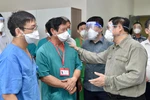 Thủ tướng Phạm Minh Chính kiểm tra, chỉ đạo, động viên chống dịch tại Bình Dương