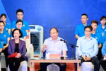 Thủ tướng đối thoại với công nhân để “năng suất cao hơn, phúc lợi tốt hơn”