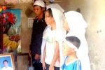 Xúc động chuyện người mẹ lao mình vào tàu hỏa để cứu con
