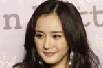 "Đụng hàng" Đặng Lệ Hân, Dương Mịch bối rối