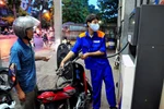 “Giá xăng, dầu ở Việt Nam giảm như thế là chưa đủ!"