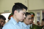 Cháu Bích vẫn chưa biết bố mẹ và em gái đã chết