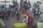 Video: Vừa quay mặt đi 20 giây mất Honda Vision