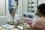 Sinh con bị Down, mẹ khóc ngất vì ân hận