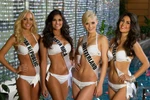 Thí sinh Hoa hậu Hoàn vũ khoe dáng gợi cảm ở màn chụp ảnh bikini