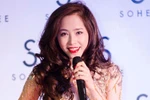 Quỳnh Nga diện váy ngắn như trang phục cấm diễn của Phương Trinh