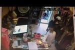 Video: Những màn trộm đồ tinh xảo của các nữ quái