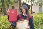 Hành trình vượt khó vào ĐH và trở thành thủ khoa đầu ra của nữ sinh người Nùng