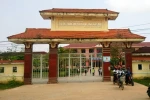 Nam sinh dùng dao đâm vào bụng thầy giáo là lớp trưởng