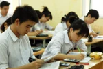 Chỉ học những môn thi con chúng tôi đã vật vã lắm rồi, các thầy cô ơi!