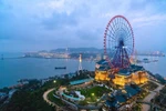 Giá vé vào công viên Dragon Park và Typhoon Water Park chỉ 100.000 đồng