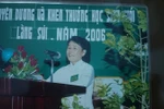 Bà giáo già và chuyện làng, chuyện xóm